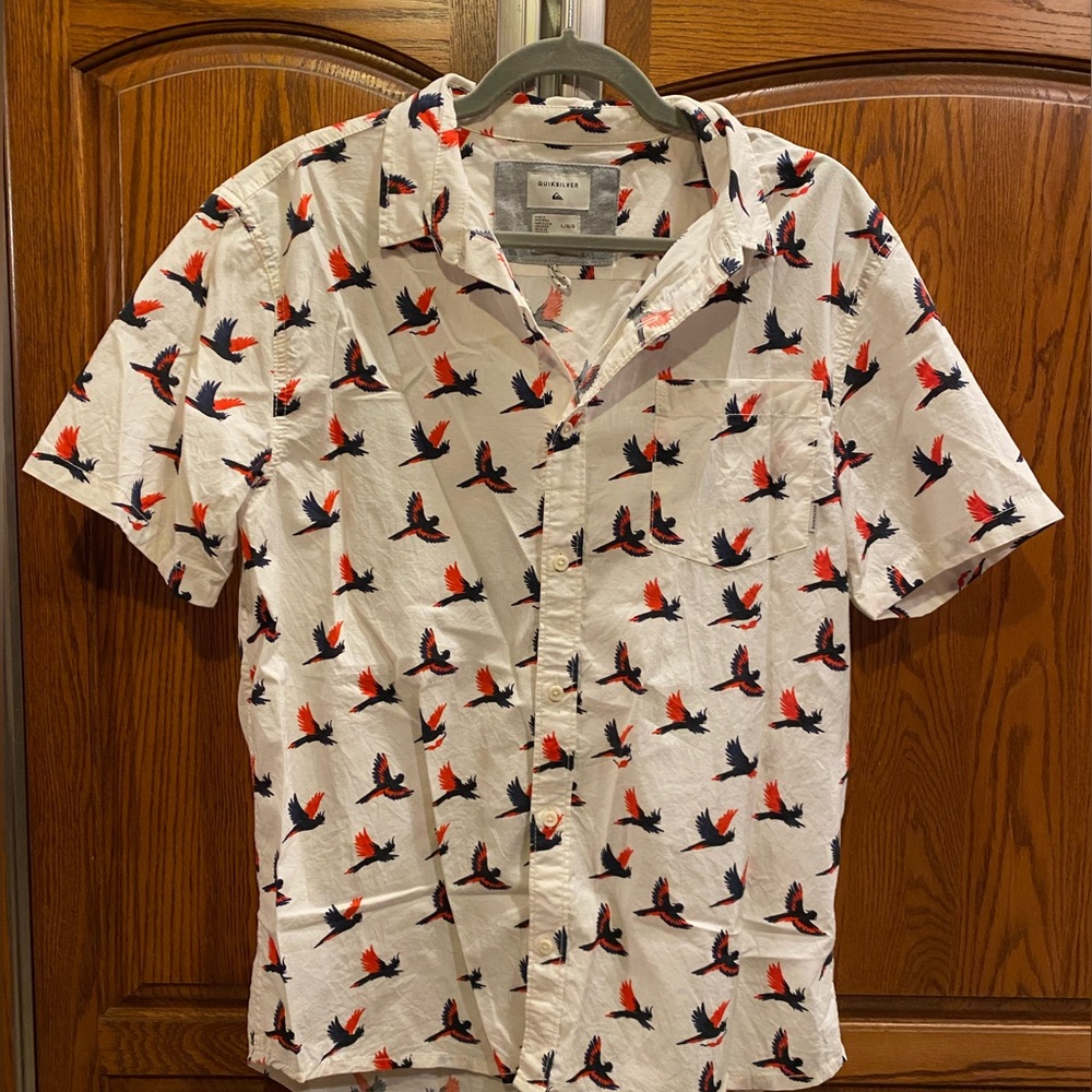 Quicksilver short sleeve white button up bird print men’s Large